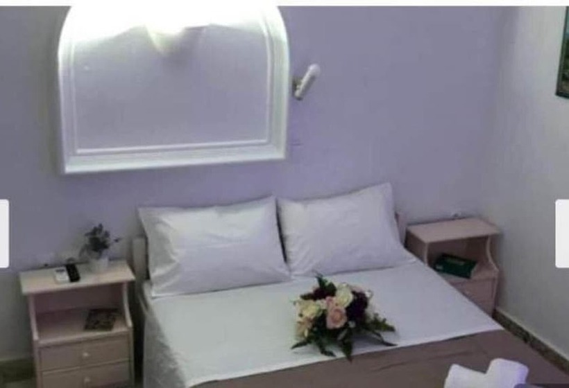스탠다드 룸, Dimitris Studios