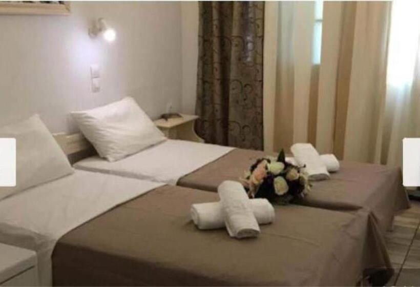 غرفة قياسية, Dimitris Studios