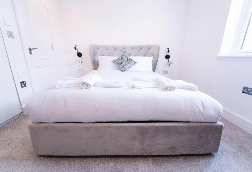 스탠다드 룸, Woodman Pub