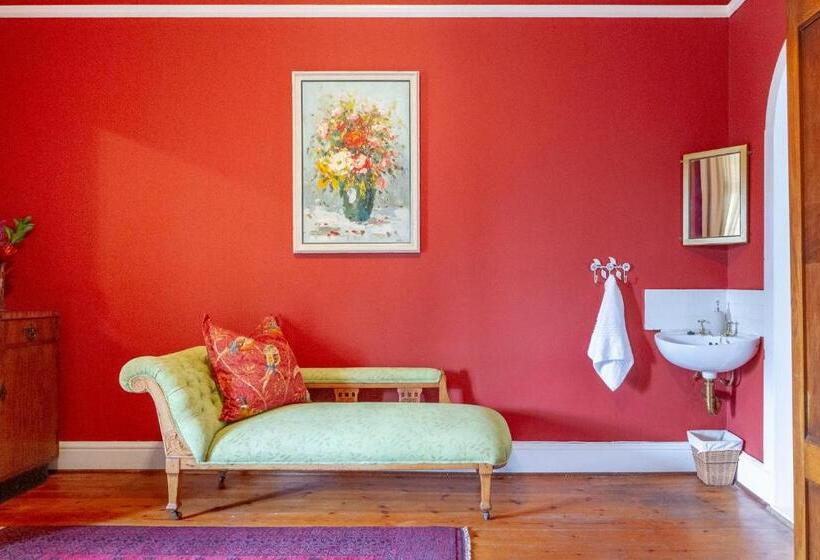 غرفة قياسية مزوَّدة بشُرفة, Airlies Guest House