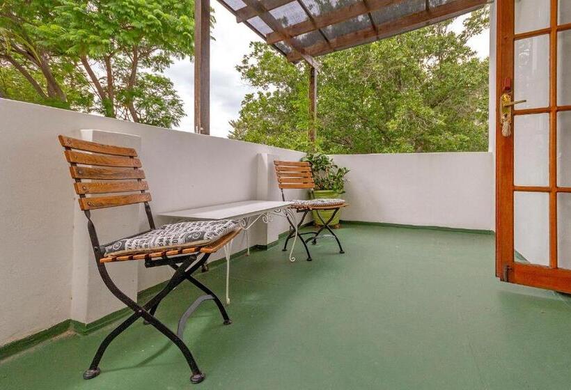 غرفة قياسية مزوَّدة بشُرفة, Airlies Guest House