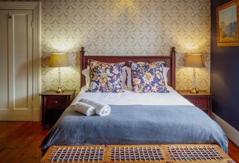 Номер Стандарт Вид на Бассейн, Airlies Guest House