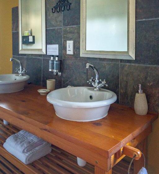 غرفة عائلية, Airlies Guest House