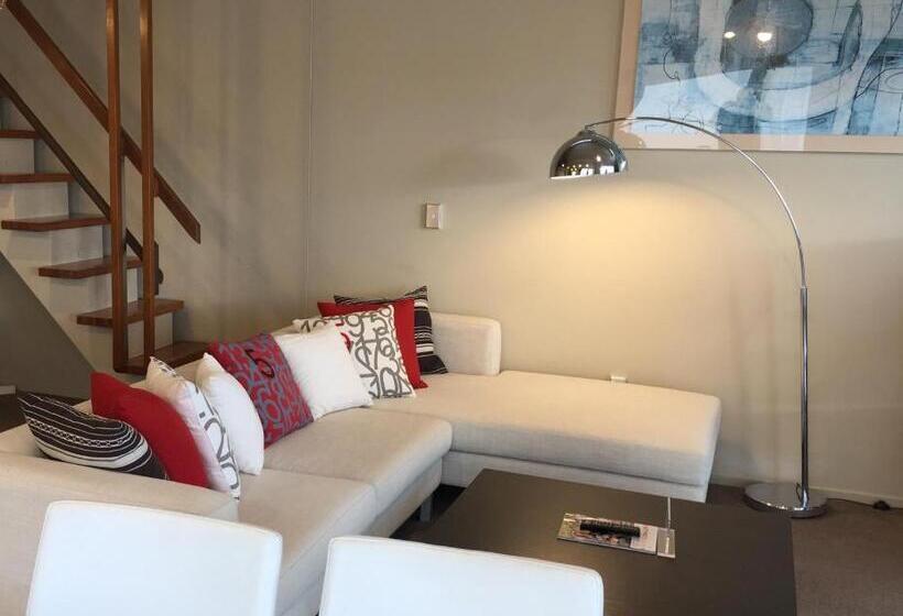 2 Bedrooms Suite Sea View, Bucklands Beach Waterfront Motel