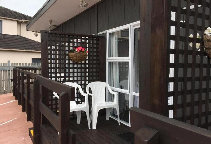 Standard Studio Garden View, Bucklands Beach Waterfront Motel
