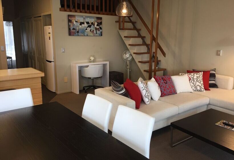 2 Bedrooms Suite Sea View, Bucklands Beach Waterfront Motel