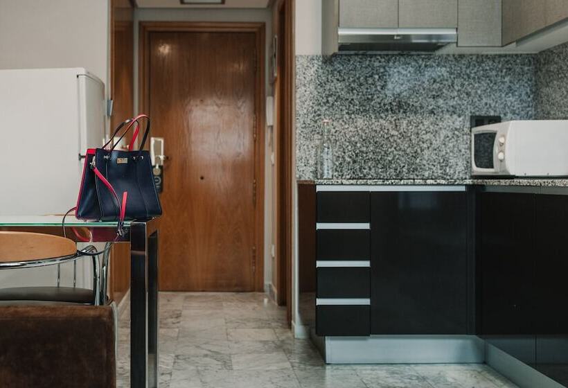 شقة غرفة واحدة, Citizentral Gascons