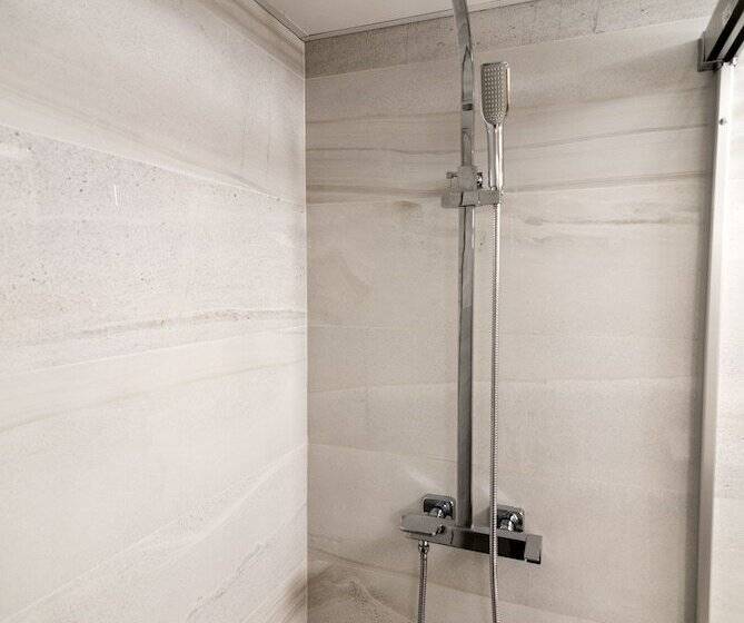 شقة غرفة واحدة, Citizentral Gascons