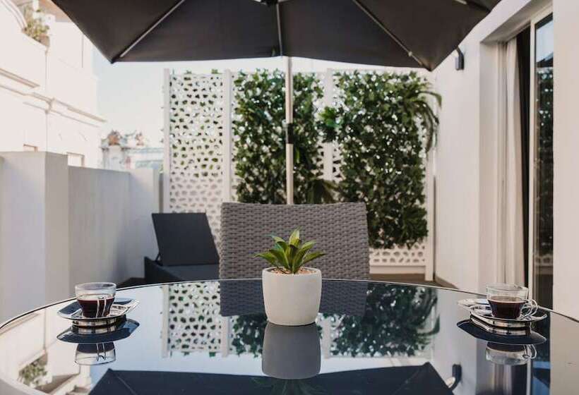 شقة دور أخير غرفة نوم واحدة, Citizentral Gascons