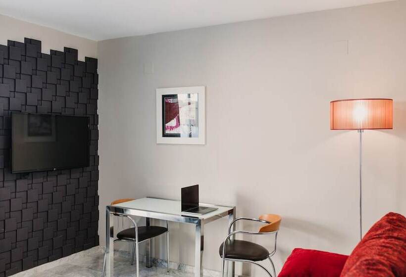 شقة دور أخير غرفة نوم واحدة, Citizentral Gascons