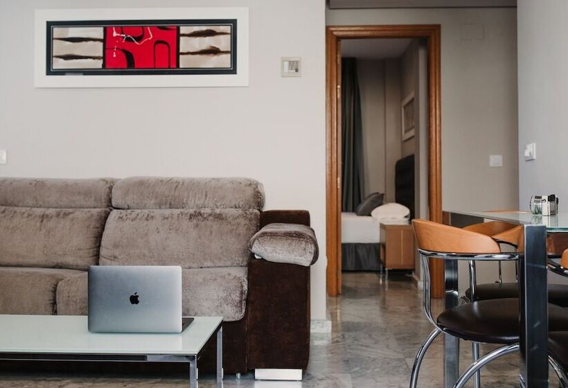 1 Bedroom Penthouse Apartment, Citizentral Gascons