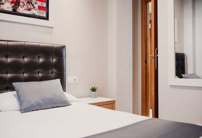 شقة دور أخير غرفة نوم واحدة, Citizentral Gascons