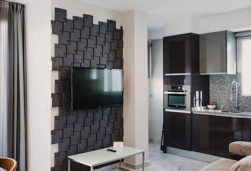 شقة دور أخير غرفة نوم واحدة, Citizentral Gascons