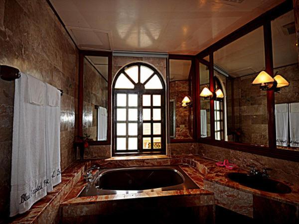 سوییت سوپریور, Blue Crystal Beach Resort