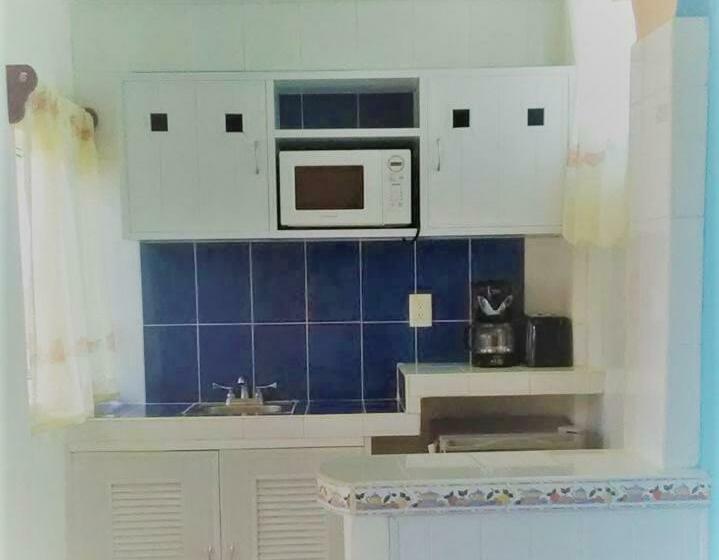 수피리어 룸, Francis Arlene Adults Only