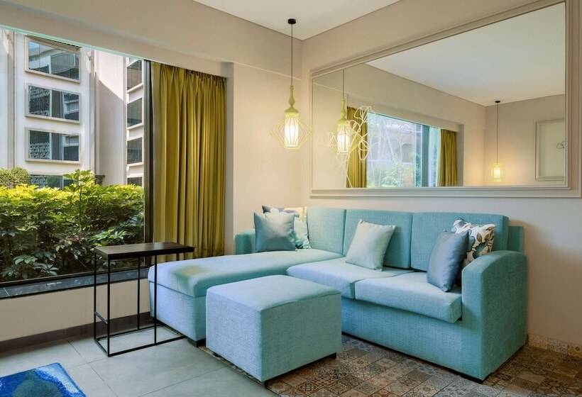 اتاق استاندارد با چشم‌انداز استخر, Hyatt Centric Candolim Goa