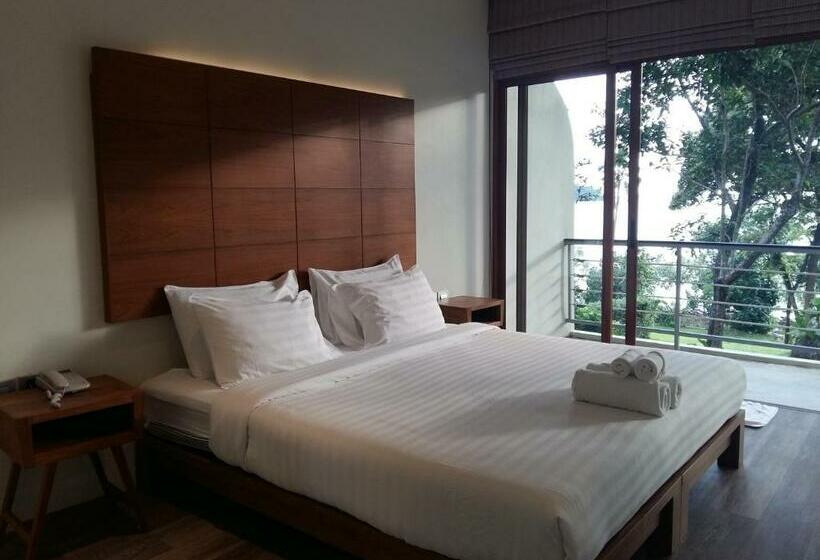 Deluxe Room, Nest Sense Resort
