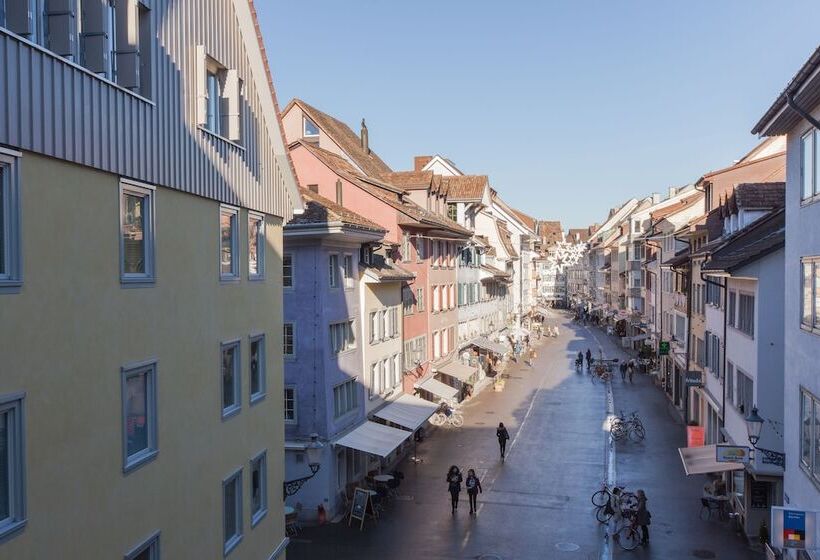 جناح جونيور, Plaza Hotel Winterthur