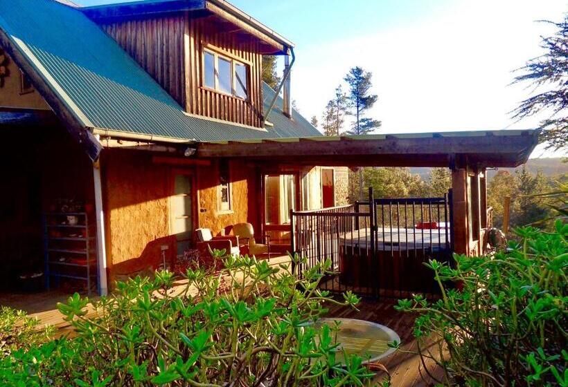 キャビン, Sutton Spring Art Retreats