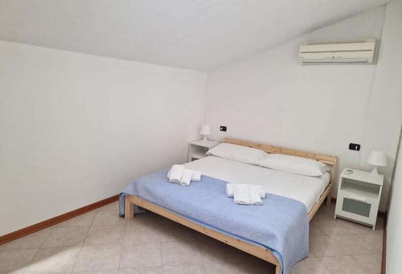 اتاق دوبلکس, Villa La Cavaliera