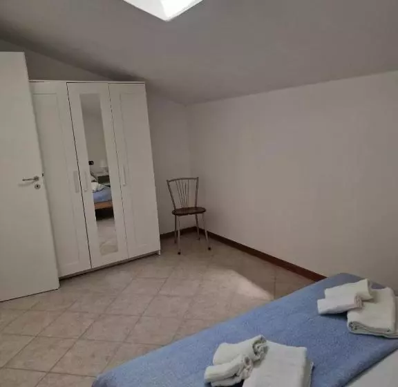 اتاق دوبلکس, Villa La Cavaliera
