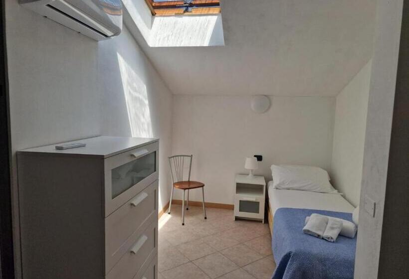 اتاق دوبلکس, Villa La Cavaliera