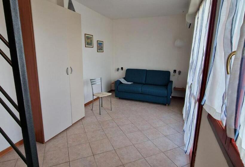 اتاق دوبلکس, Villa La Cavaliera