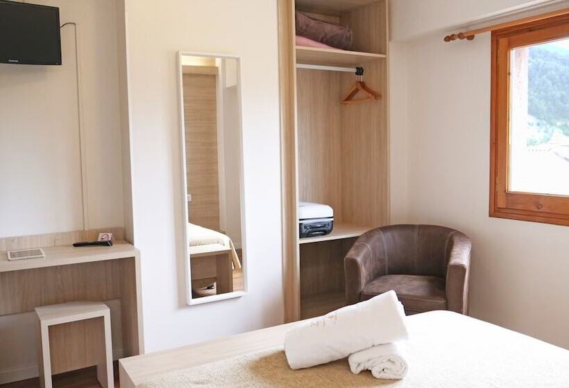 Номер Стандарт Вид на Город, La Trobada Hotel Sport