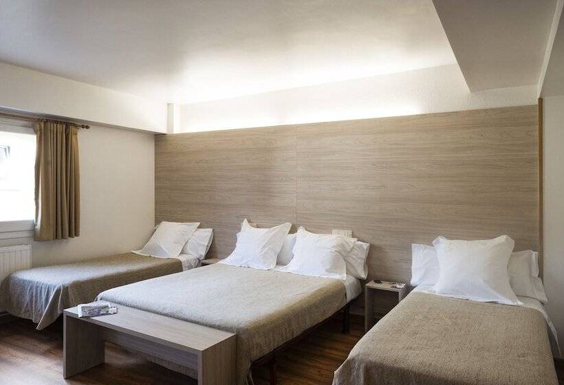 غرفة عائلية, La Trobada Hotel Sport