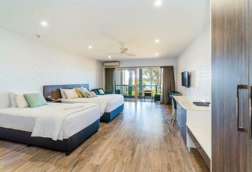 חדר משפתחתי סופריור, Moby Dick Waterfront Resort Motel