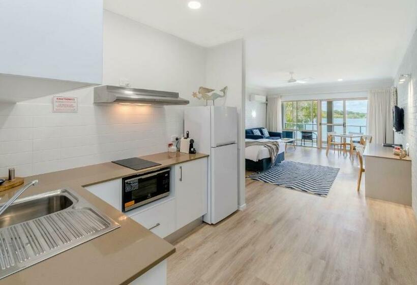 חדר משפתחתי סופריור, Moby Dick Waterfront Resort Motel