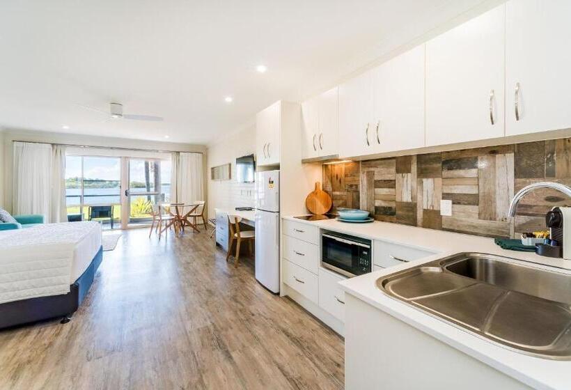 חדר דלוקס עם מרפסת, Moby Dick Waterfront Resort Motel