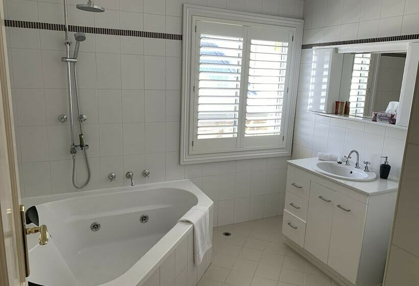 חדר סטנדרט עם מיטת קינג, Arundel S Boutique Accommodation