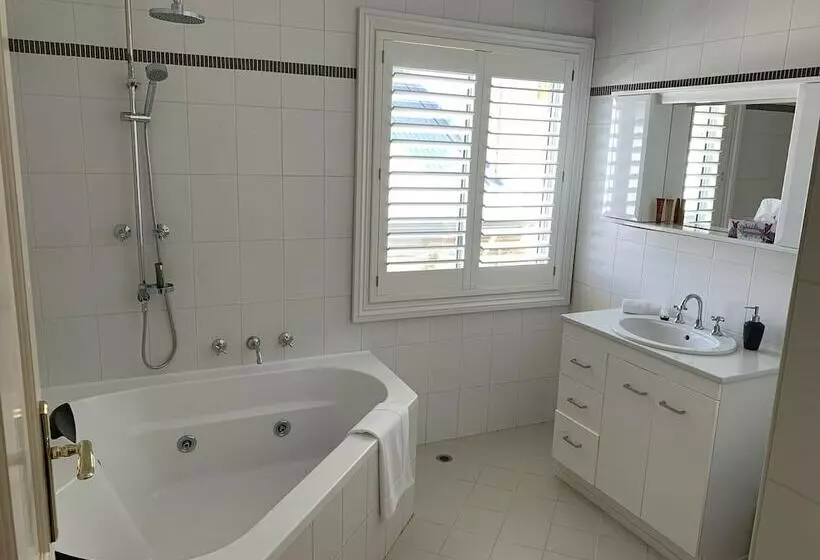 キングサイズベッドのスタンダードルーム, Arundel S Boutique Accommodation