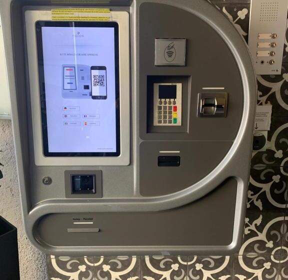 جناح جونيور, Plaza Hotel Winterthur