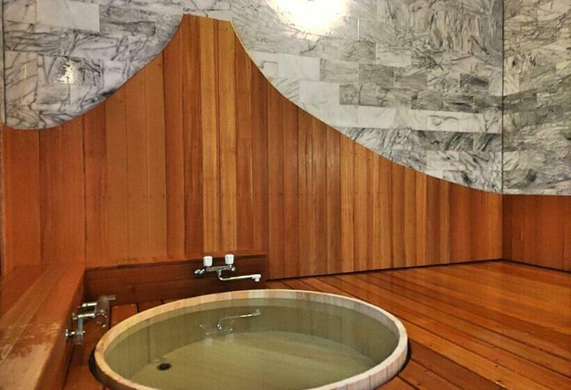 تختخواب در اتاق مشترک, Kounso