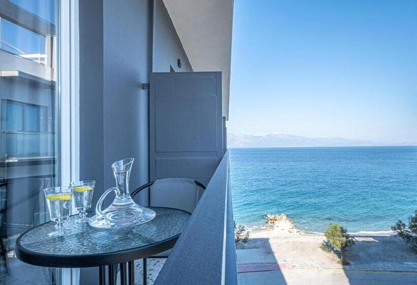 غرفة قياسية إطلالة جانبية علي البحر, Riviera