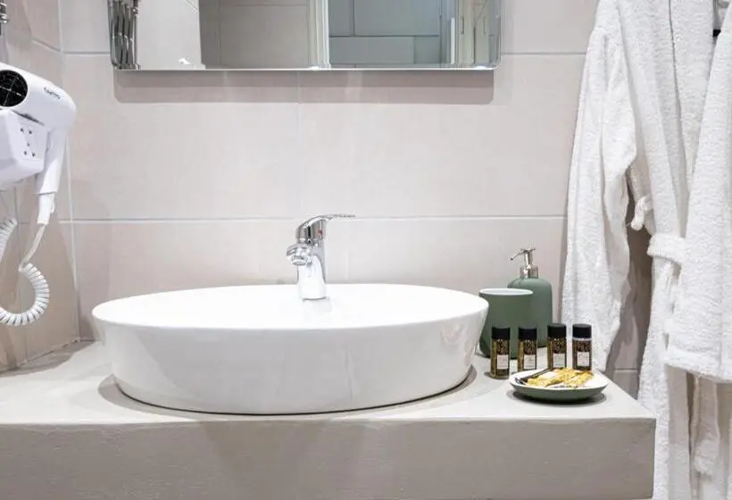 Standard-huone Sivuttainen Merinäkymä, Riviera