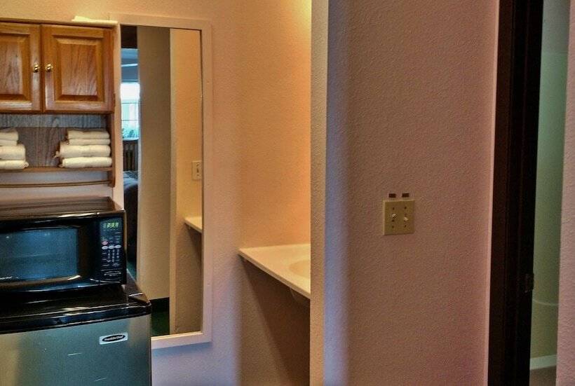 חדר סטנדרט, Going To The Sun Inn & Suites