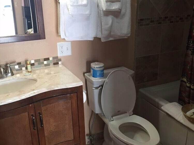 חדר סטנדרט, Going To The Sun Inn & Suites