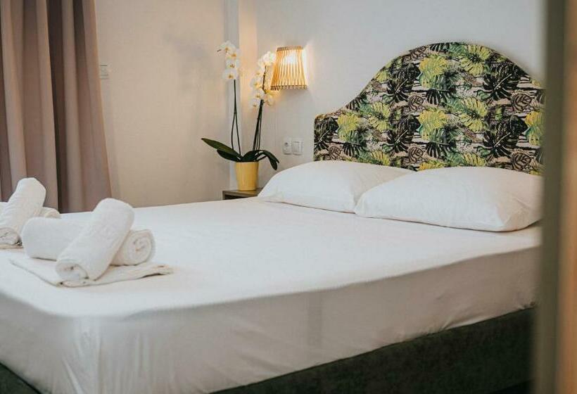 غرفة قياسية, Parthenon Art Executive Wing