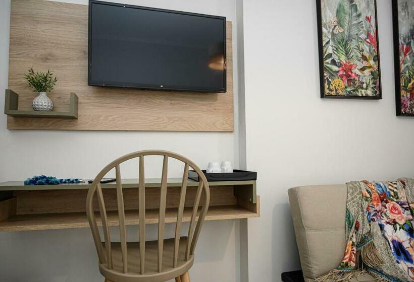 غرفة قياسية, Parthenon Art Executive Wing