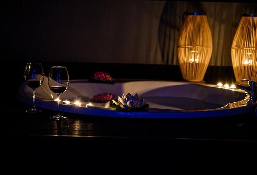 غرفة ديلوكس ثلاثية, Parthenon Art Executive Wing