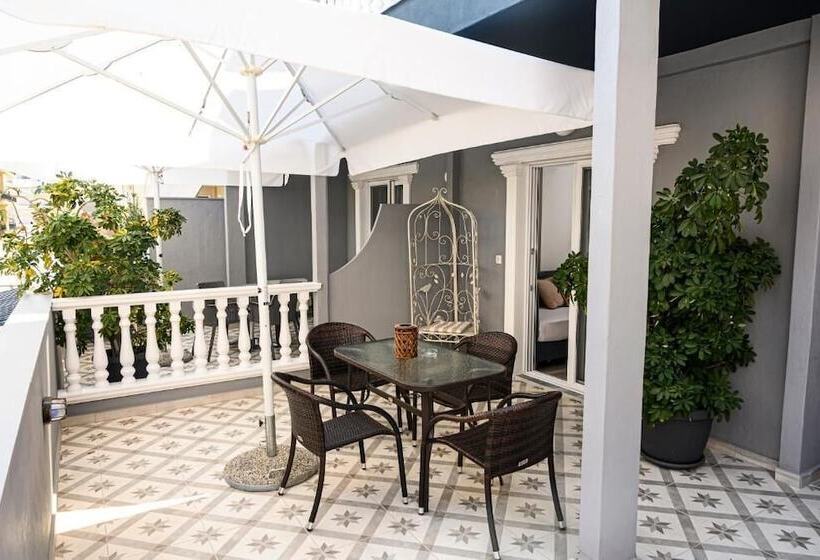 غرفة ديلوكس ثلاثية, Parthenon Art Executive Wing