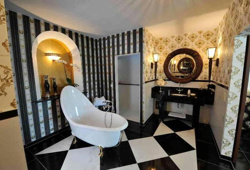 豪华套房, Burg Hotel Romantik