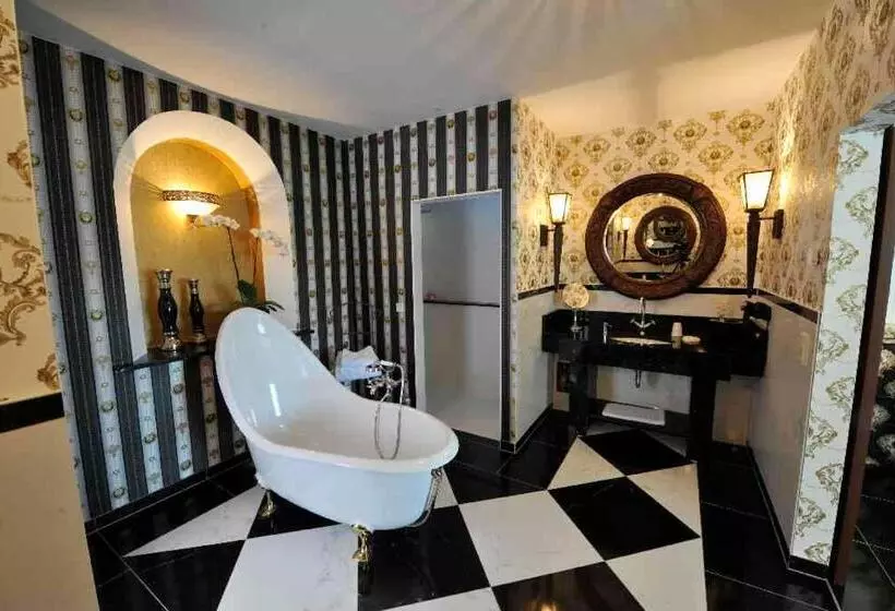 Deluxe-sviitti, Burg Hotel Romantik