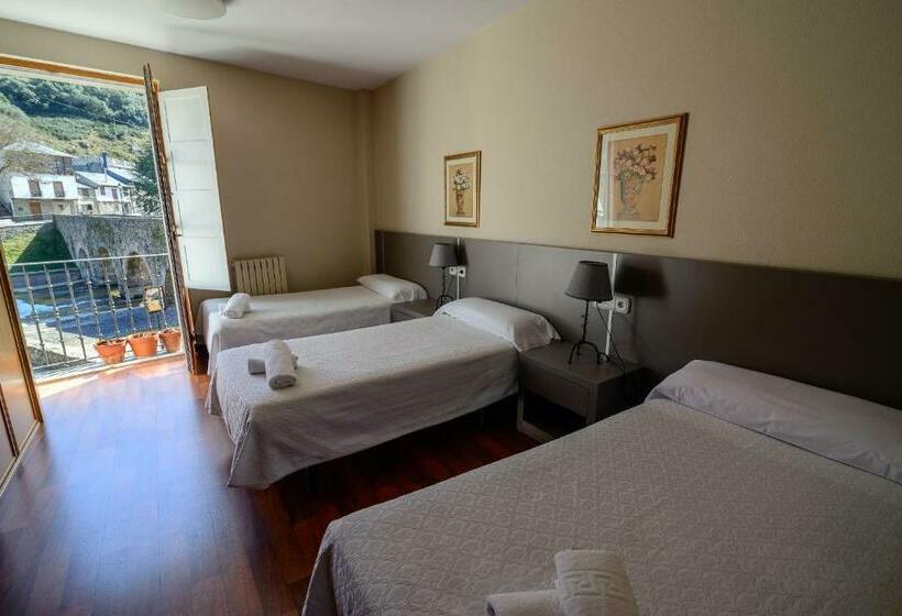 חדר סטנדרט לשלושה, Hostal El Palacio