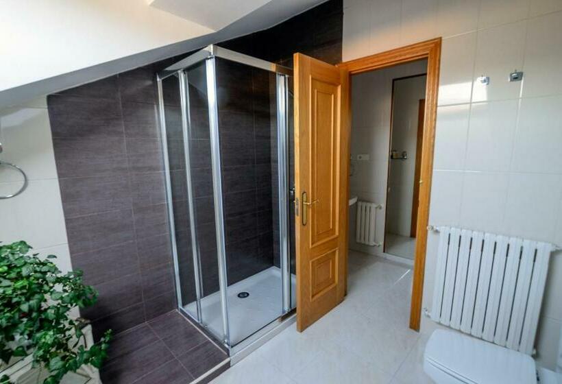 חדר סטנדרט לשלושה, Hostal El Palacio