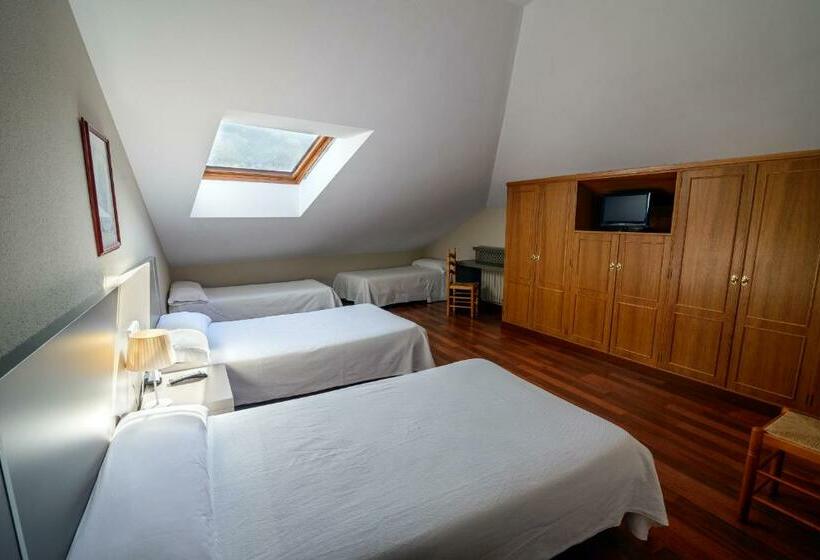 חדר משפחתי, Hostal El Palacio