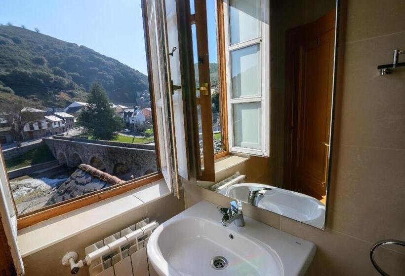 סוויטה, Hostal El Palacio